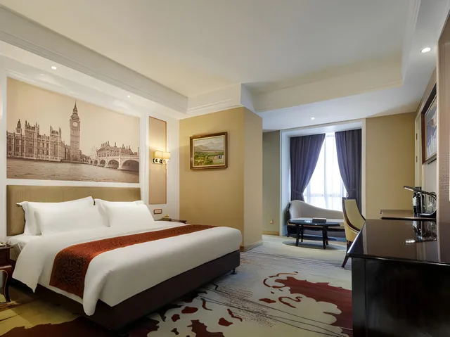 غرفة متصلة ديلوكس عائلية بثلاثة أسرّة بغرفتي نوم بإطلالة، Guangzhou Daxin International Hotel 1/1