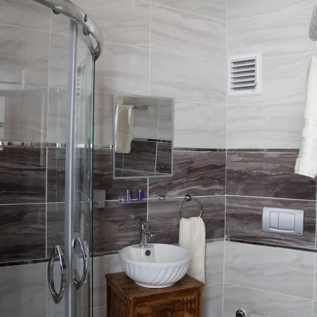 غرفة ثلاثية، Lal Hotel Bursa 7/9