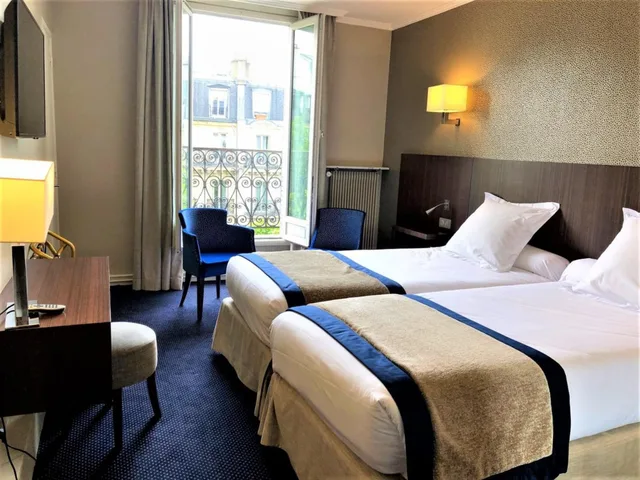غرفة سوبيريور بسريرين منفصلين، HOTEL DE SUEZ 2/5