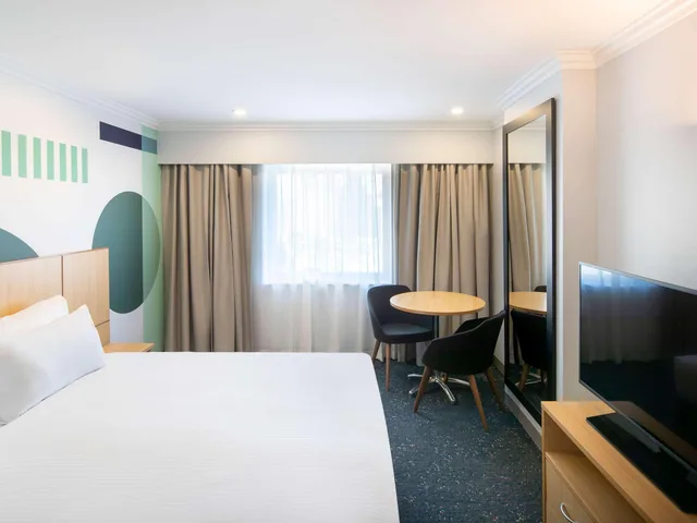 Room, Queen Bed, Accessible, ibis Styles Sydney Central 5/10