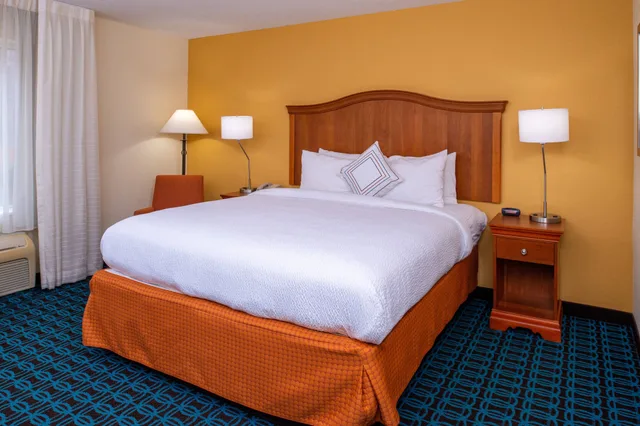 جناح تنفيذي بسرير كينج مع أريكة، Fairfield Inn Suites By Marriott Greensboro Wendover 1/5