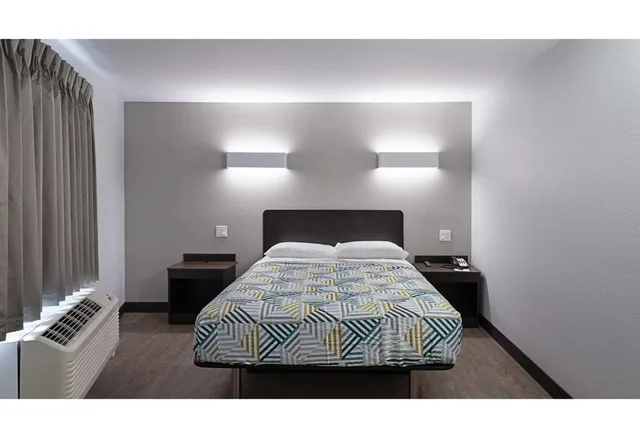 غرفة بسرير كوين، Motel6 Show Low, AZ 5/7