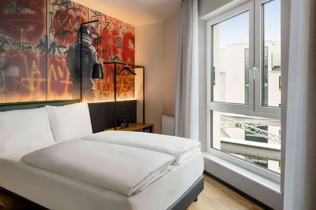 Comfort, Queen Bed, B&B HOTEL Berlin-Kreuzberg 11/14