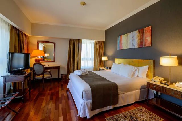 Ambassador, Suite, Queen Bed، Radisson Montevideo Victoria Plaza Hotel 3/9