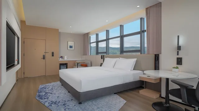 Holiday Inn Express Kunming Yiliang Center by IHG، Shilin 17/50