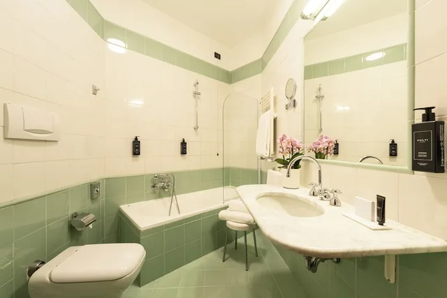 Junior Suite, King Bed, Hotel Raffaello 10/10