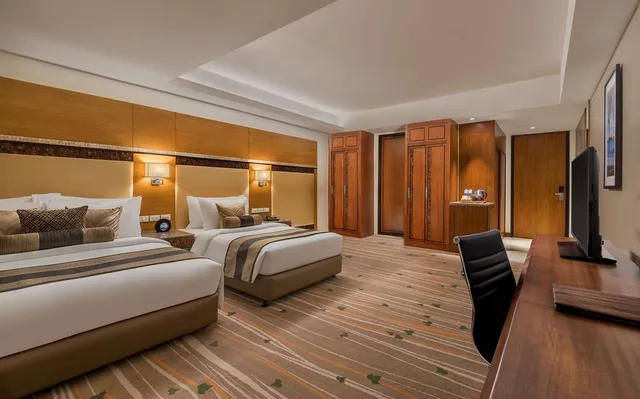 Premier, Twin Beds, Best Western Plus The Ivywall Hotel 2/4