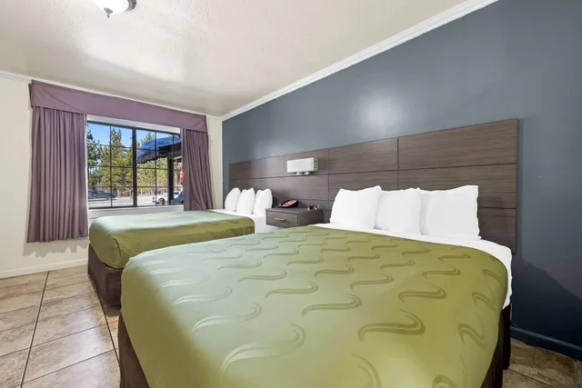 غرفة بسريرين كوين لذوي الإعاقة، Econo Lodge Inn & Suites Heavenly Village Area 2/5