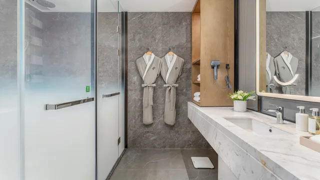 غرفة قياسية، Holiday Inn Wuhan Houguan Lake by IHG 2/3
