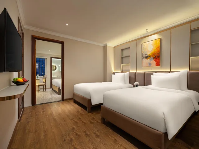 غرفة متصلة عائلية بسرير كينج وسريرين منفصلين، Silk Queen Grand Hotel 10/10