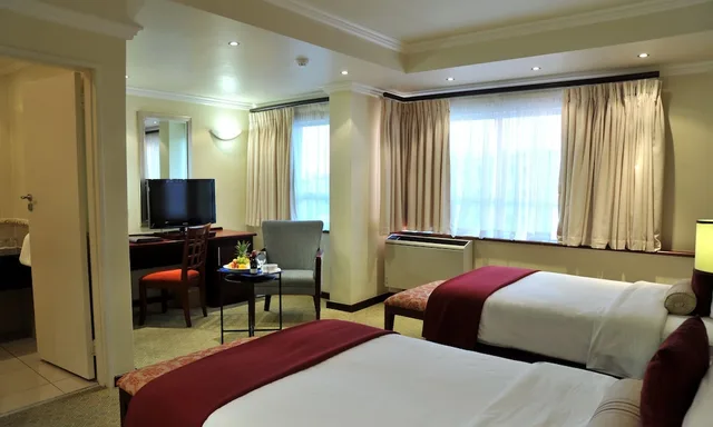 Standard, Twin Beds, City View, Cresta President 1/3