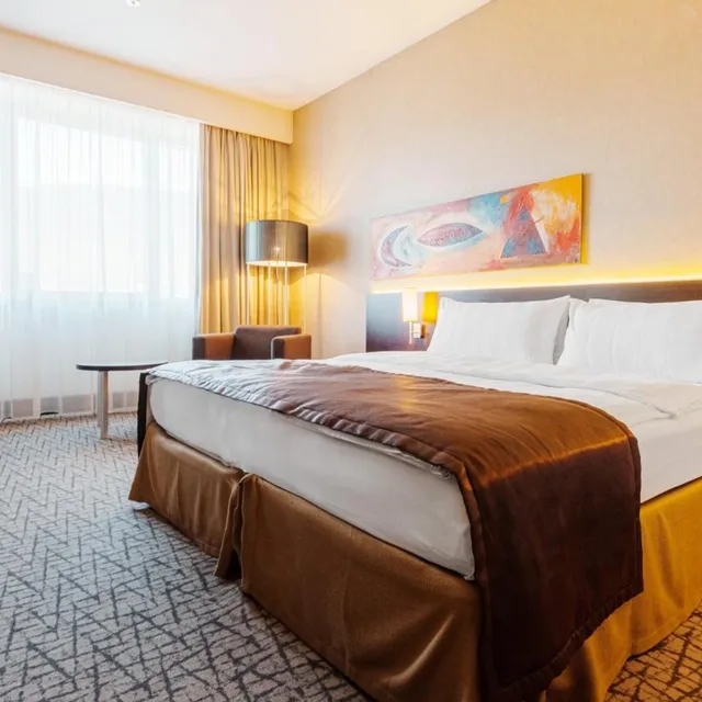غرفة بسرير كينج بإطلالة على الجبل، HOLIDAY INN ZILINA 3/10