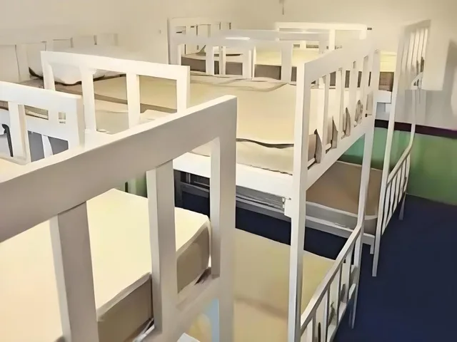 Mixed Dorm, 10 Beds, 4 Bunk Beds، Hatyai Backpackers Hostel 2/4