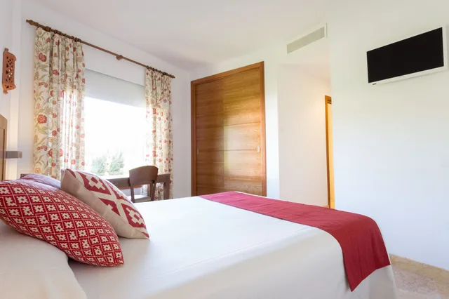 Room, Double Bed, Hotel Riad Arruzafa 2/4