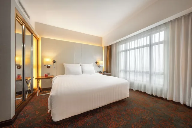 جناح تنفيذي بسرير كينج مع أريكة مع دخول صالة النادي، Pullman Hanoi Hotel 5/10
