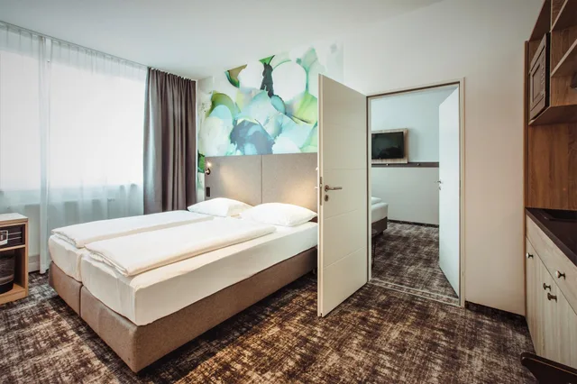 Family, Multiple Beds، Wyndham Garden Munich Messe 8/10