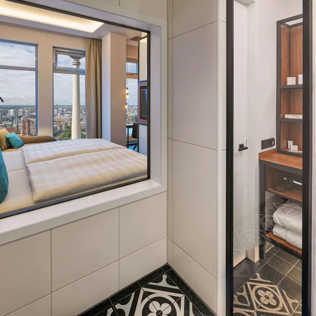 Sky, Suite, Park Inn by Radisson Berlin Alexanderplatz 3/5