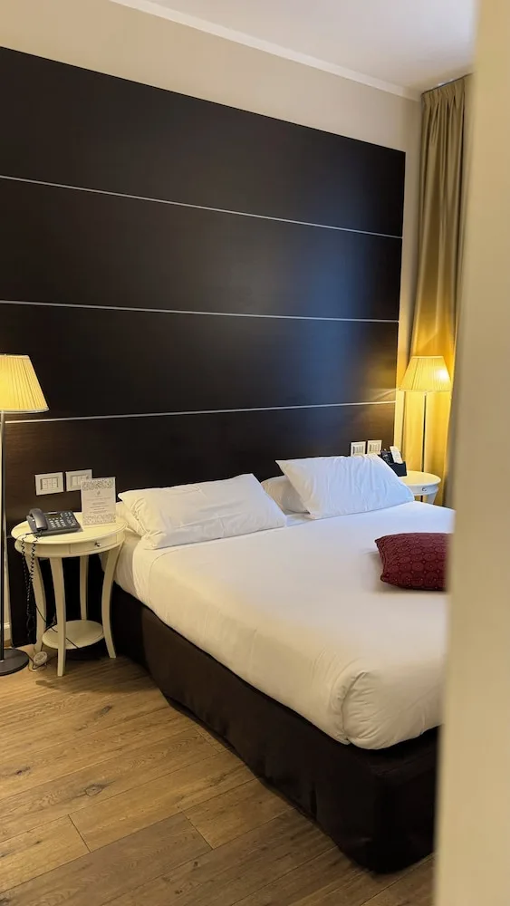 Room, Double or Twin Bed, Town House 33 2/10