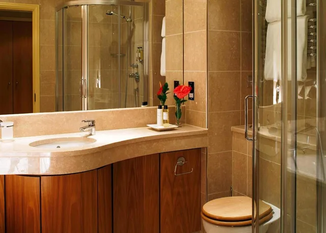 غرفة تنفيذية بسريرين منفصلين، Donnington Valley Hotel and Spa 6/8