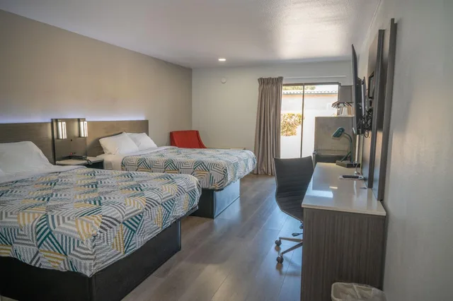 غرفة بسريرين كوين، Motel6 Soledad, CA 4/9