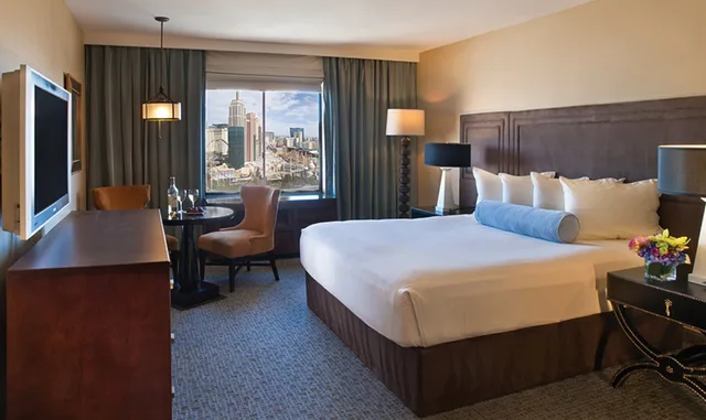 Renovated, Resort, King Bed, Strip View، Excalibur Hotel and Casino 2/10