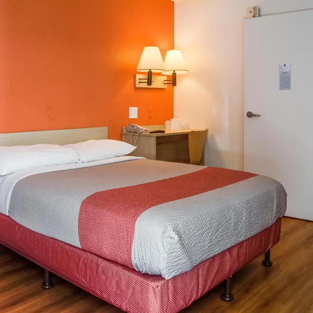 غرفة بسرير كوين لغير المدخنين، Motel6 Kelso, WA - Mt. St. Helens 9/10