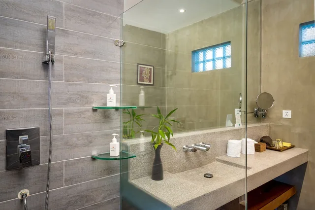 Premier, King Bed, Pool Access, Phka Chan Hotel 4/6