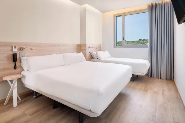غرفة سوبيريور بسرير كينج، B&B HOTEL Murcia 1/5