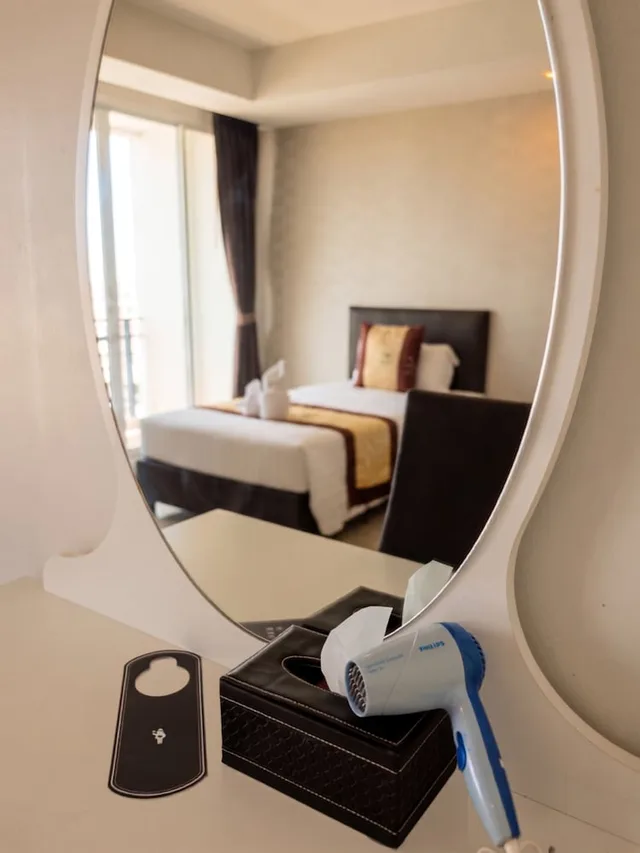 Superior, Double or Twin Bed, Retreat Resort Pattaya 9/10
