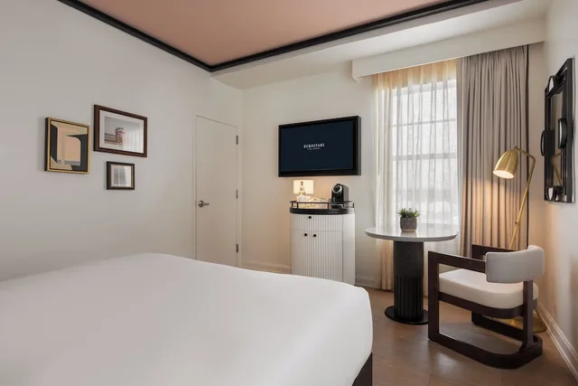 غرفة ديلوكس مفردة بسرير كوين، Eurostars Winter Haven 1/10