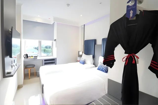 غرفة ديلوكس بسرير مزدوج أو سريرين منفصلين بغرفة نوم واحدة، Moritz BIZ Gandaria (Ex Everyday Smart Hotel Mayestik) 1/1