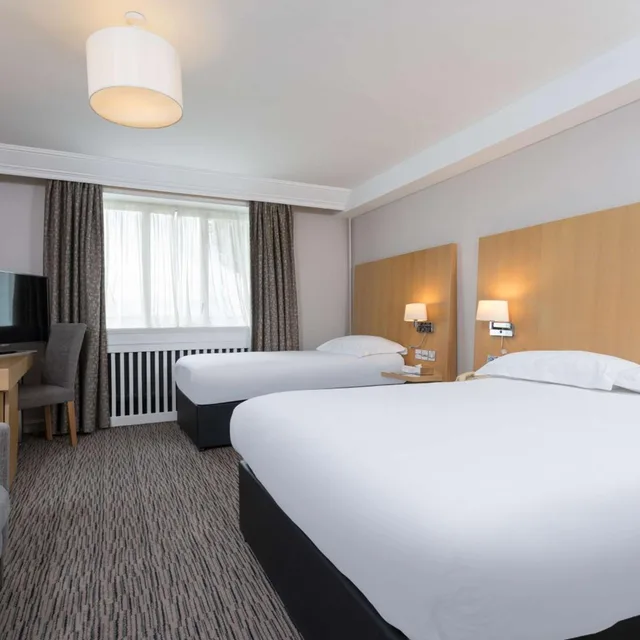 غرفة قياسية ثلاثية، Park Inn by Radisson Shannon Airport 1/9