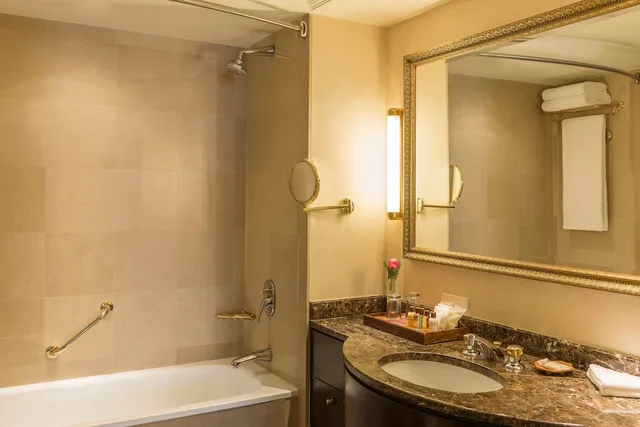 غرفة كلوب بسريرين منفصلين، Sheraton Amman Al Nabil Hotel 5/8