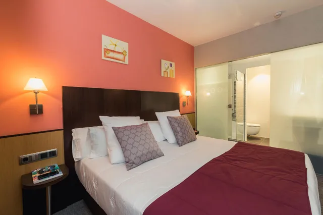 غرفة قياسية بسرير مزدوج، Hotel Ronda Lesseps 1/2