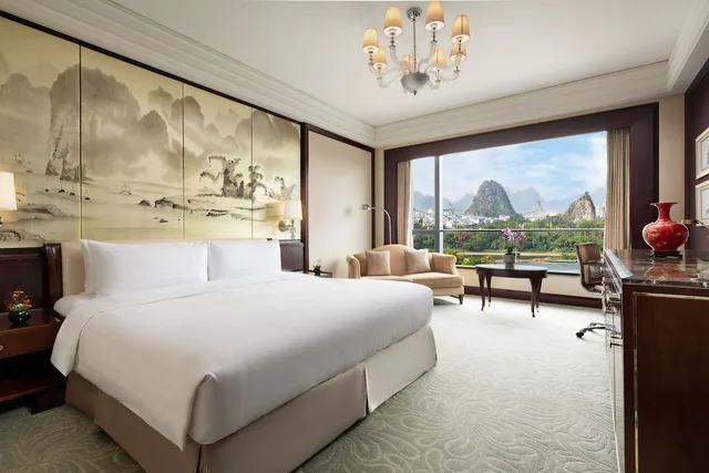 Deluxe, King Bed, River View, Shangri La Guilin 3/5