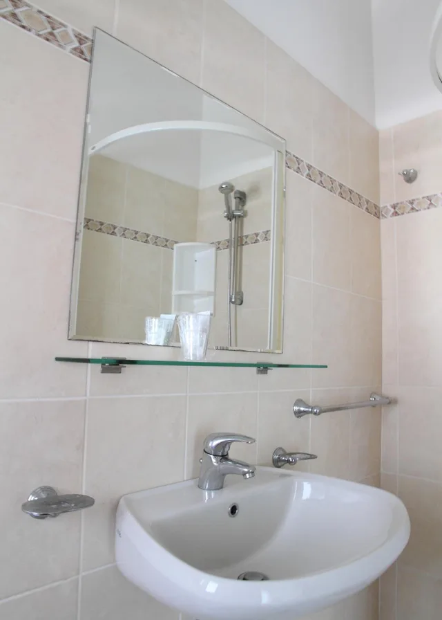 غرفة بسرير مزدوج أو سريرين منفصلين، Hotel Universo 2/4