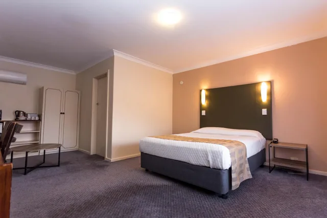 غرفة كومفورت بسرير مزدوج، Sleepwell Motel 1/2