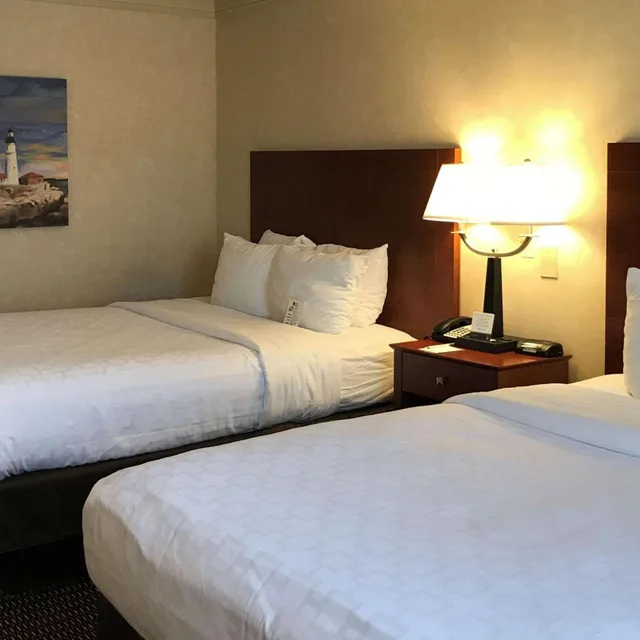 Room, 2 Queen Beds, Pool View, Clarion Hotel & Conference Center Toms River 5/10