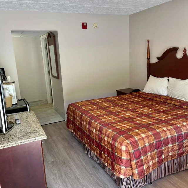 غرفة بسرير كينج، Smoky View Inn 4/8