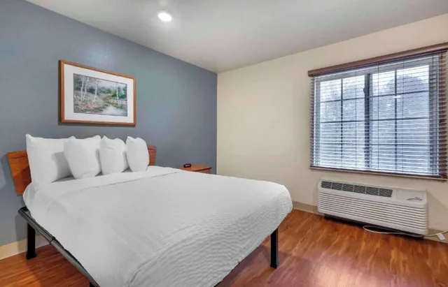 1 Full Bed - Non-Smoking, Kitchen، Studio 6 Extended Stay Shreveport Airport LA 1/7