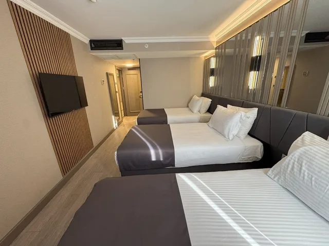 غرفة قياسية ثلاثية بثلاثة أسرّة، Aven Hotel 1/10