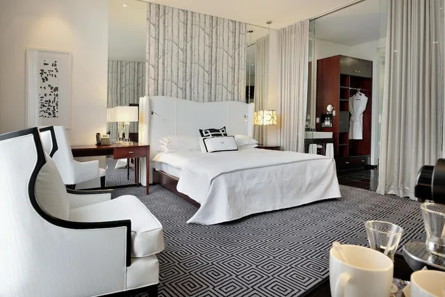 غرفة ديلوكس بسرير كينج، Davinci Hotel And Suites On Nelson Mandela Square 3/10