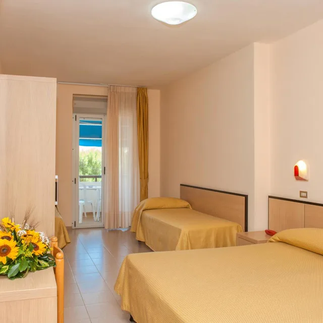 Room, Quadruple, Hotel Cristalda 2/9