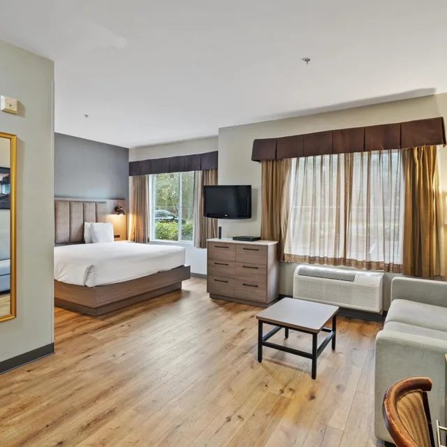 Suite, King Bed, Sofa, Kitchen, Hawthorn Suites by Wyndham Rancho Cordova/Folsom 10/10