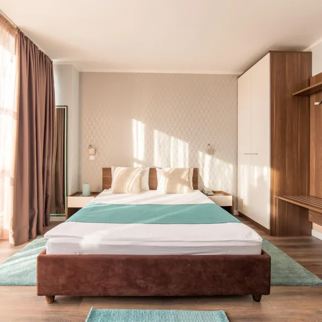 غرفة بسرير كينج بشرفة، Balkan Garni Hotel 1/10