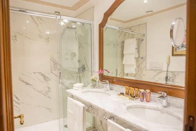 غرفة ديلوكس بسريرين منفصلين، Due Torri Hotel Verona 7/9