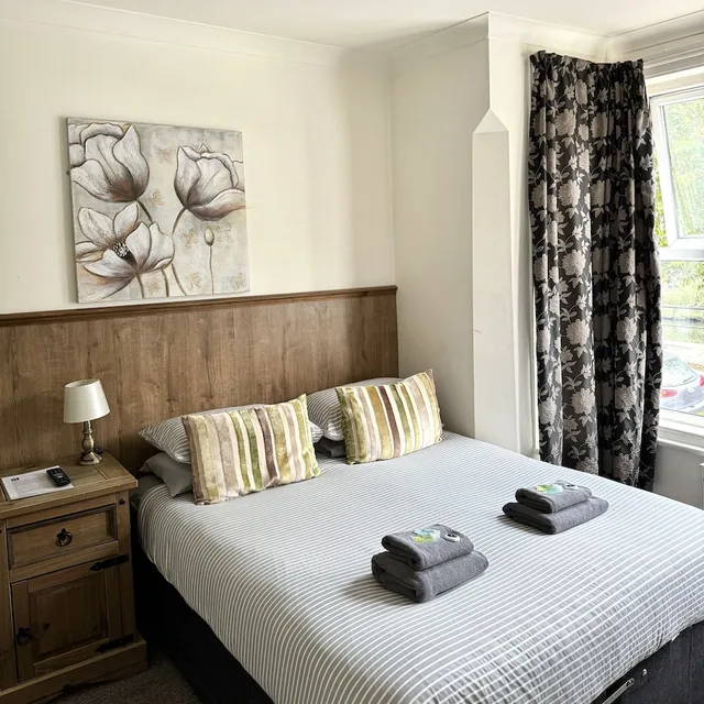Superior, Twin Beds, Riverside Hotel Bed and Breakfast 2/4