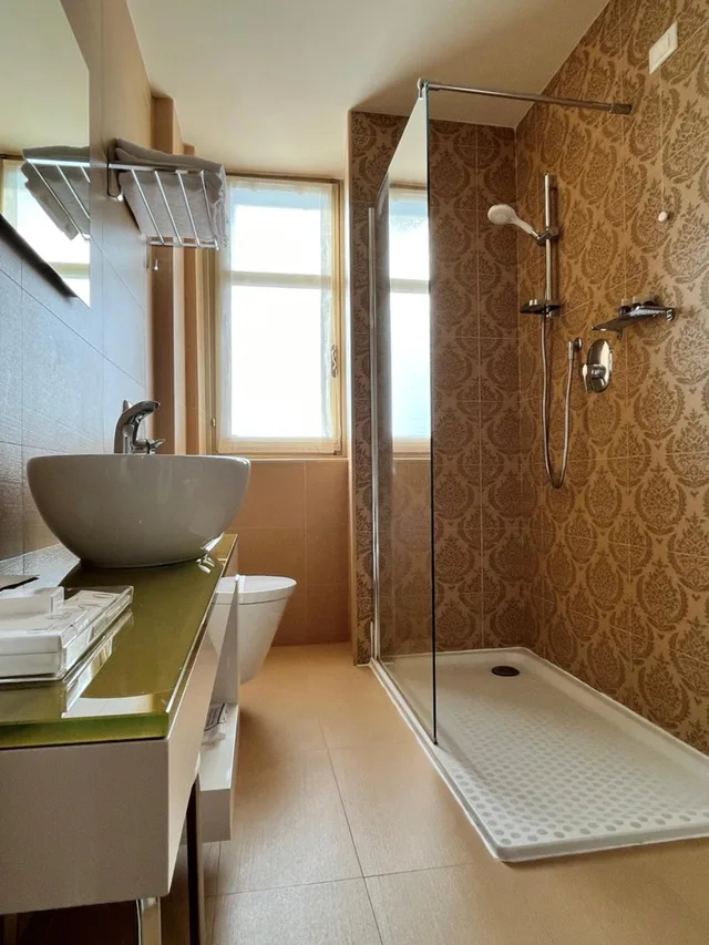 جناح جونيور، Hotel Castello Di Santa Vittoria 7/8