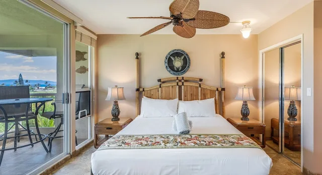 شقة سكنية بسرير كوين بغرفة نوم واحدة بإطلالة جزئية على البحر مع أريكة، Castle Maui Banyan 1/6