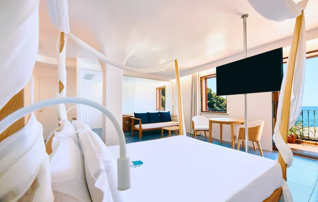 جناح بسرير كوين بجاكوزي، APPRODO RESORT THALASSO SPA 1/3